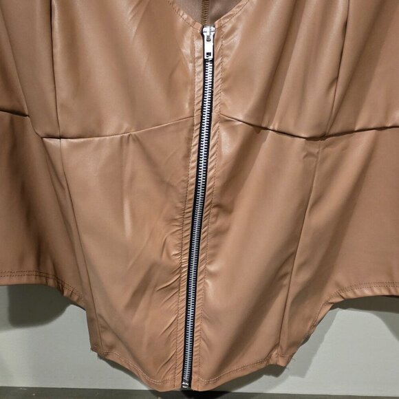 Pretty Little Thing Plus Tan Zip Corset Top Size 26. NWT - Picture 3 of 9